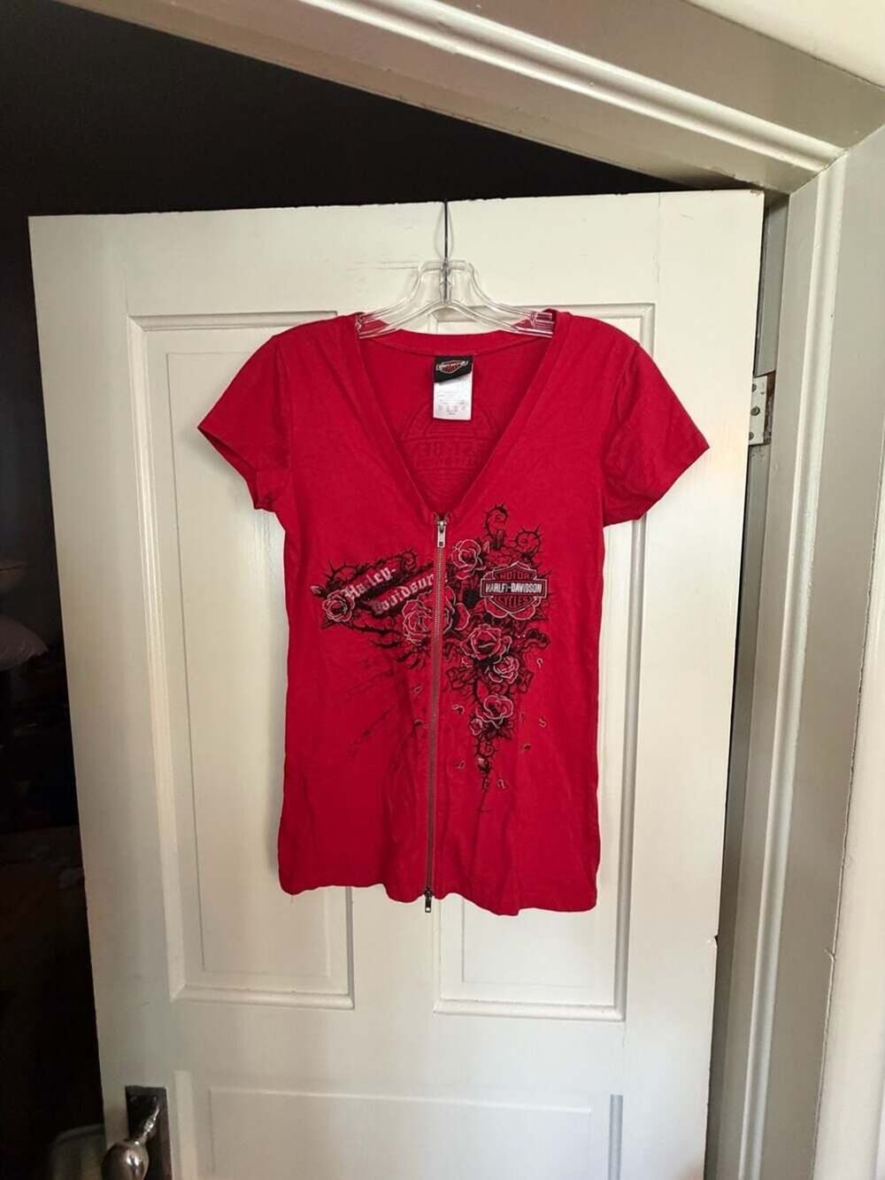 Harley-Davidson West Bend WI Red Zipper V-Neck Graphic Tee